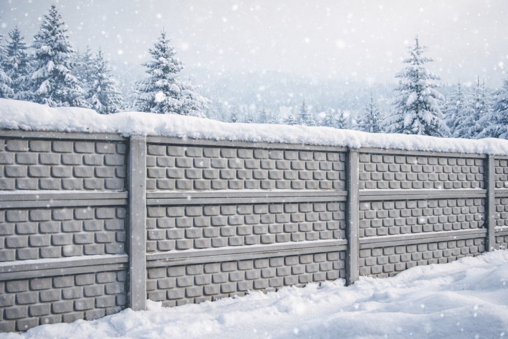 Beton de calitate folosit de Sigicom pentru gardurile industriale